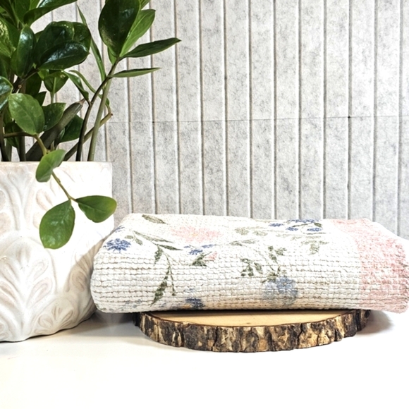 Rachel Ashwell Farmhouse Floral Tapestry Rug Shabby Chic Accent Fringe 25x45 - Picture 2 of 4